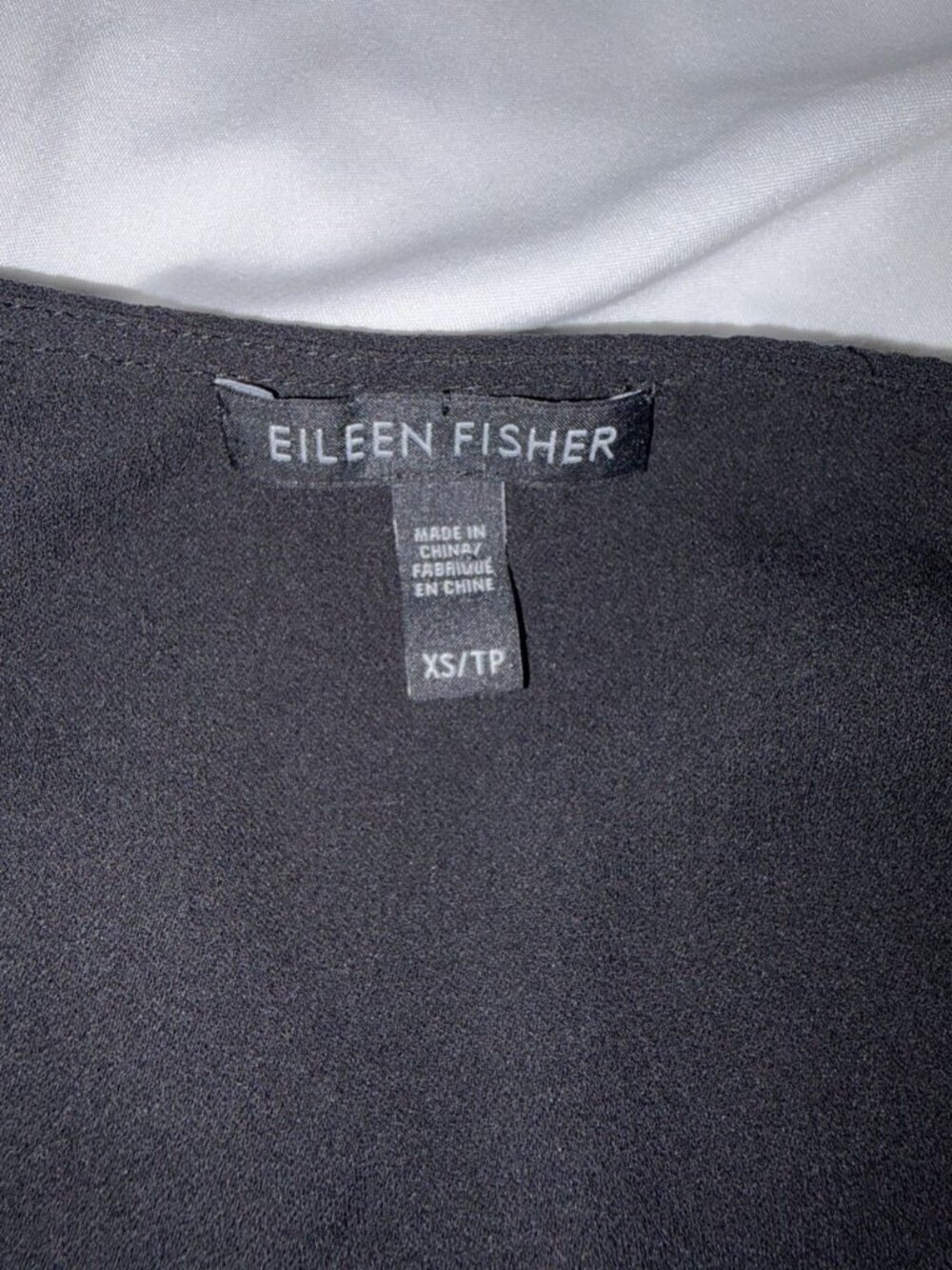 Eileen Fisher Women’s Black Sleeveless Tunic Top 100% Silk Size XS - Picture 3 of 6
